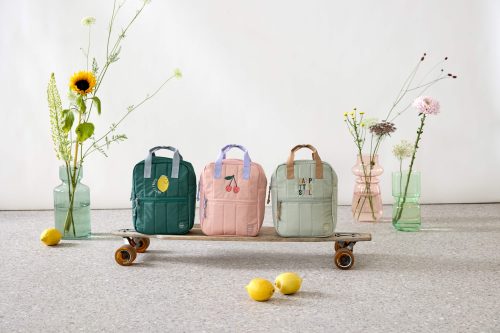 Sac à dos pour Crèche ou Maternelle avec compartiment à goûter LITTLE GANG CERISE revendeur officiel MARQUE LÄSSIG pour enfant boutique pour enfant saint pierre ILE DE LA REUNION rentrée des classes écoles livraison 974