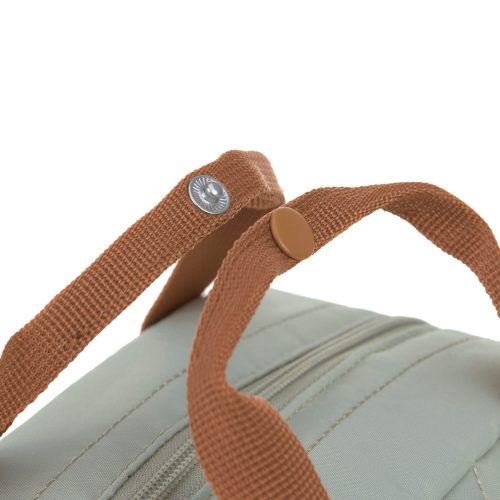 Sac à dos pour Crèche ou Maternelle avec compartiment à goûter LITTLE GANG KHAKI revendeur officiel MARQUE LÄSSIG pour enfant boutique pour enfant saint pierre ILE DE LA REUNION rentrée des classes écoles livraison 974