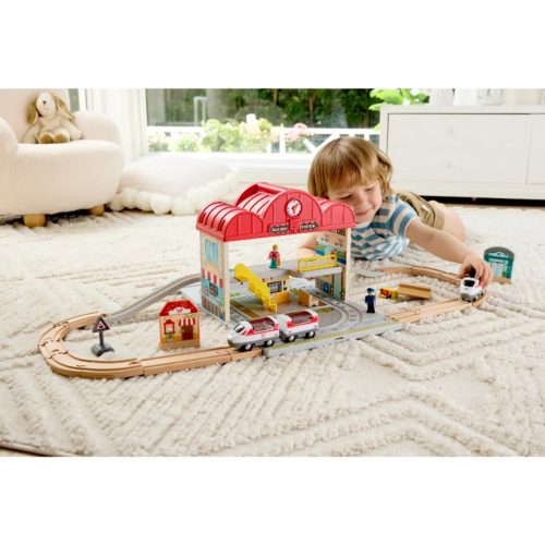 Coffret circuit de train portable marque HAPE magasin de jouets en bois à st pierre 97410 livraison la réunion 974 centre commercial DUPARC