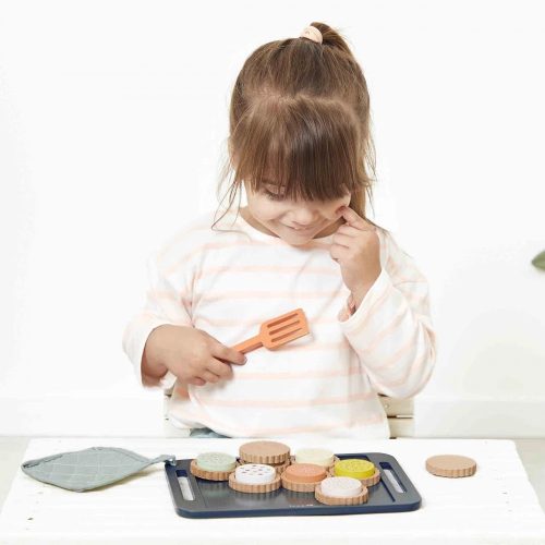 Atelier de biscuits en bois MAMIE SOLEIL aliment imitation en bois revendeur officiel JANOD magasin de jouets en bois à st pierre 97410 livraison LA REUNION 974 duparc 97438