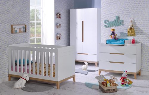 chambre excellence pour bébé blanc et bois