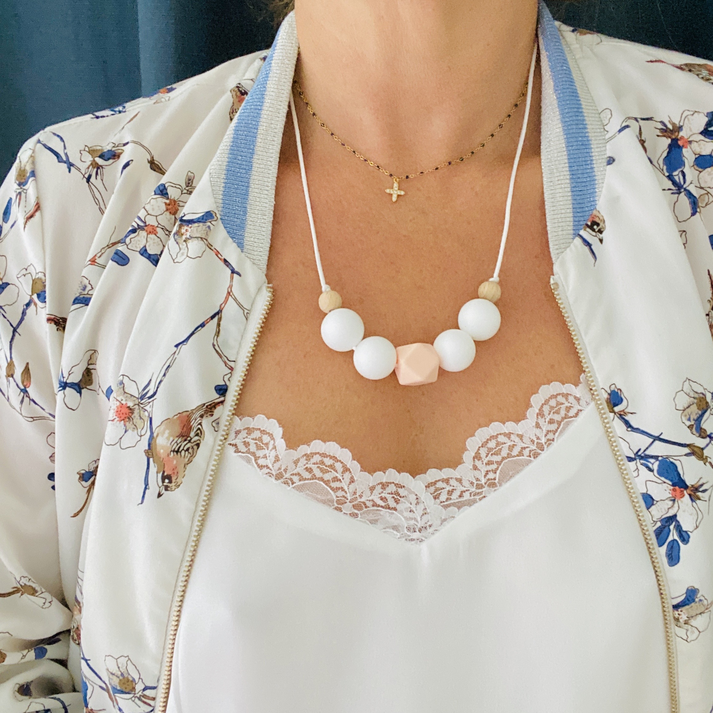 Collier D Eveil Et De Portage Candy Corail