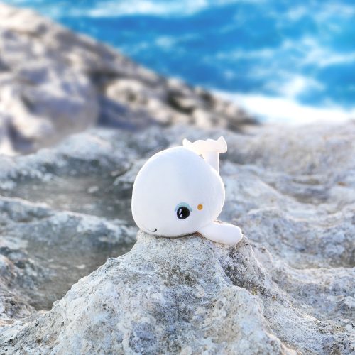 Peluche lumineuse SHAKIES BALEINE petite veilleuse pour bébé et enfant livraison sur toute l'ile magasin bébé et enfant saint pierre ile de la réunion