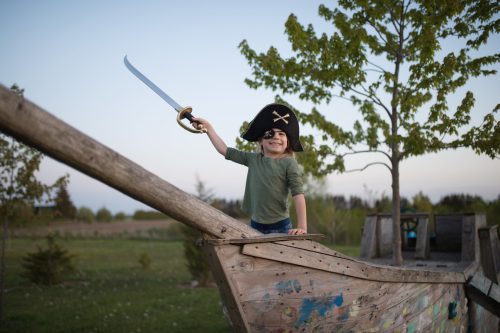 Chapeau de pirate Capitaine Crochet déguisement pour enfant boutique de jouets saint pierre livraison sur toute la reunion 974